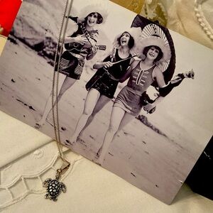 925 STERLING SILVER SEA TURTLE PENDANT WITH 20” STERLING ITALY BOX CHAIN